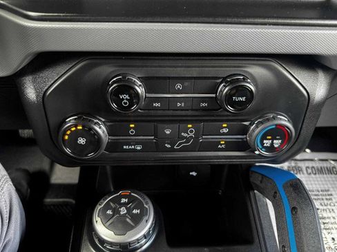 Used 2023 Ford Bronco Black Diamond image 29