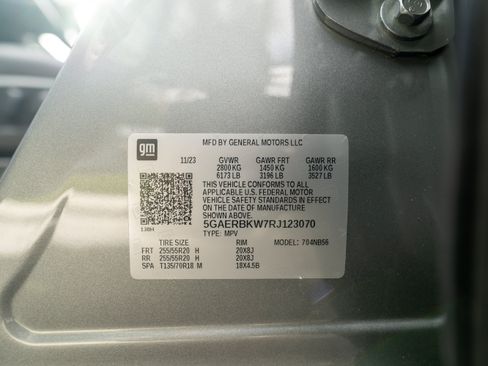 Used 2024 Buick Enclave Essence w/ Experience Buick Package FWD image 51
