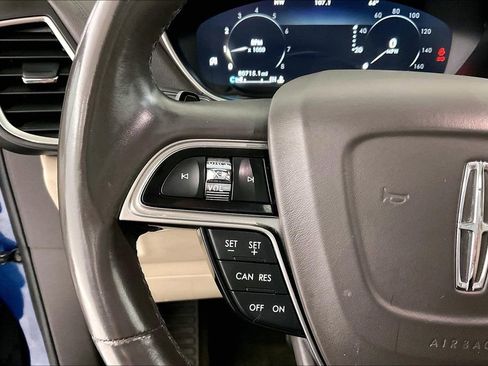 Used 2020 Lincoln Nautilus Reserve image 11