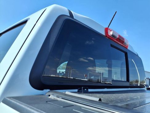 Used 2022 Chevrolet Colorado ZR2 AWD/4WD image 31