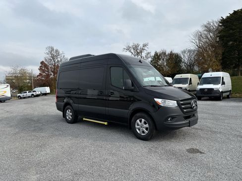 Used 2025 Mercedes-Benz Sprinter 2500 image 7