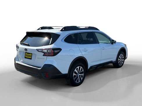 Used 2021 Subaru Outback Premium image 5
