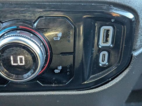 Used 2025 GMC Sierra 1500 SLT image 20