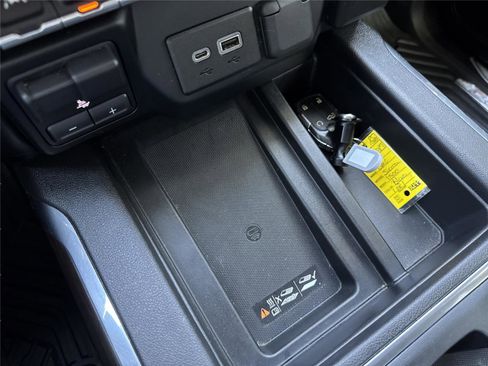 Used 2019 GMC Sierra 1500 SLT w/ SLT Premium Plus Package image 29