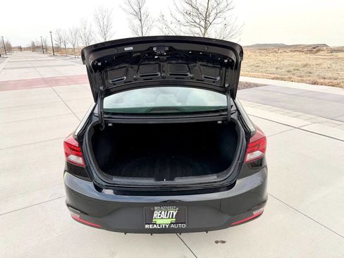 Used 2019 Hyundai Elantra SE image 7