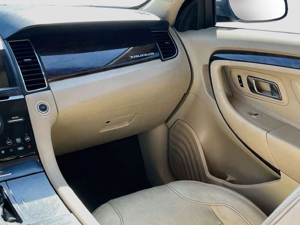 Used 2019 Ford Taurus Limited FWD image 24