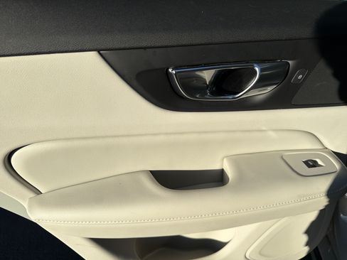 Used 2020 Volvo S60 T5 Inscription w/ Protection Package FWD image 29