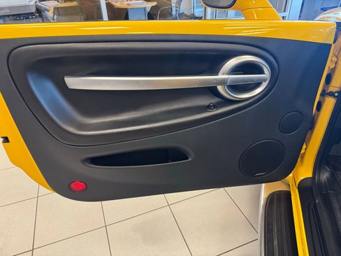 Used 2004 Chevrolet SSR w/ Preferred Equipment Group image 17