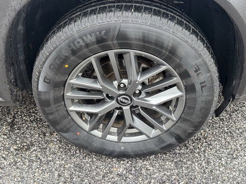 Used 2023 Nissan Rogue S image 14