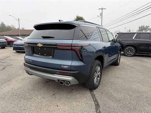 Used 2026 Chevrolet Traverse LT AWD/4WD image 4