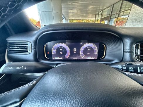 Used 2023 Jeep Wagoneer L Series III w/ Preferred Equipment Group image 11