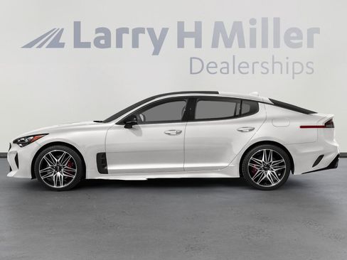Used 2023 Kia Stinger GT2 image 3