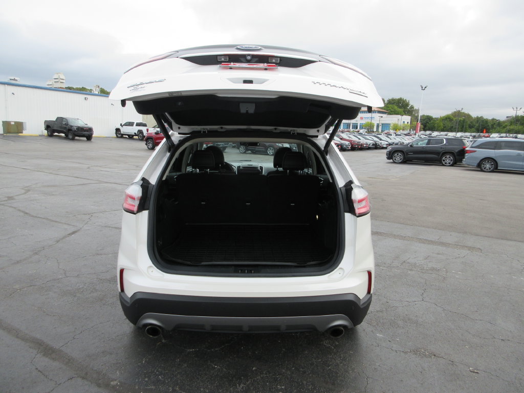 Used 2019 Ford Edge Titanium w/ Equipment Group 301A AWD/4WD image 8
