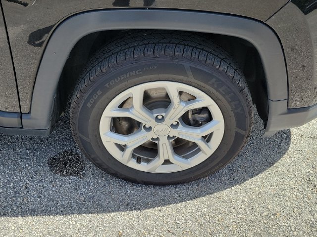 Used 2024 Jeep Compass Latitude AWD/4WD image 7