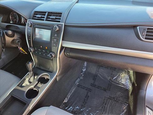 Used 2017 Toyota Camry SE image 20