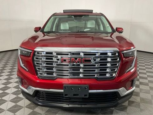 Used 2024 GMC Acadia Denali image 2