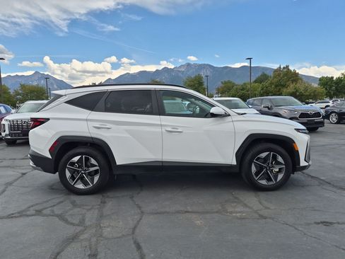 Certified 2025 Hyundai Tucson SEL AWD/4WD image 2