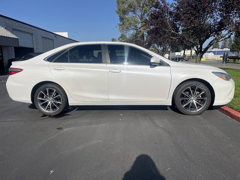 Used 2016 Toyota Camry XSE w/ Moonroof Package image 14