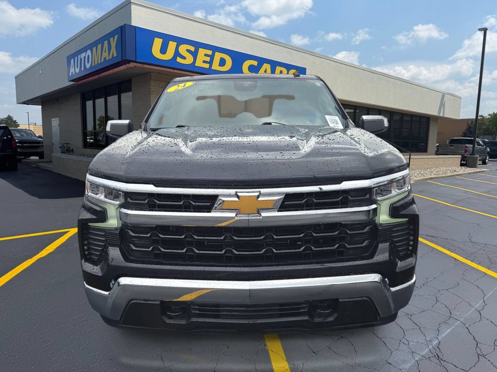 Used 2024 Chevrolet Silverado 1500 LT AWD/4WD image 3