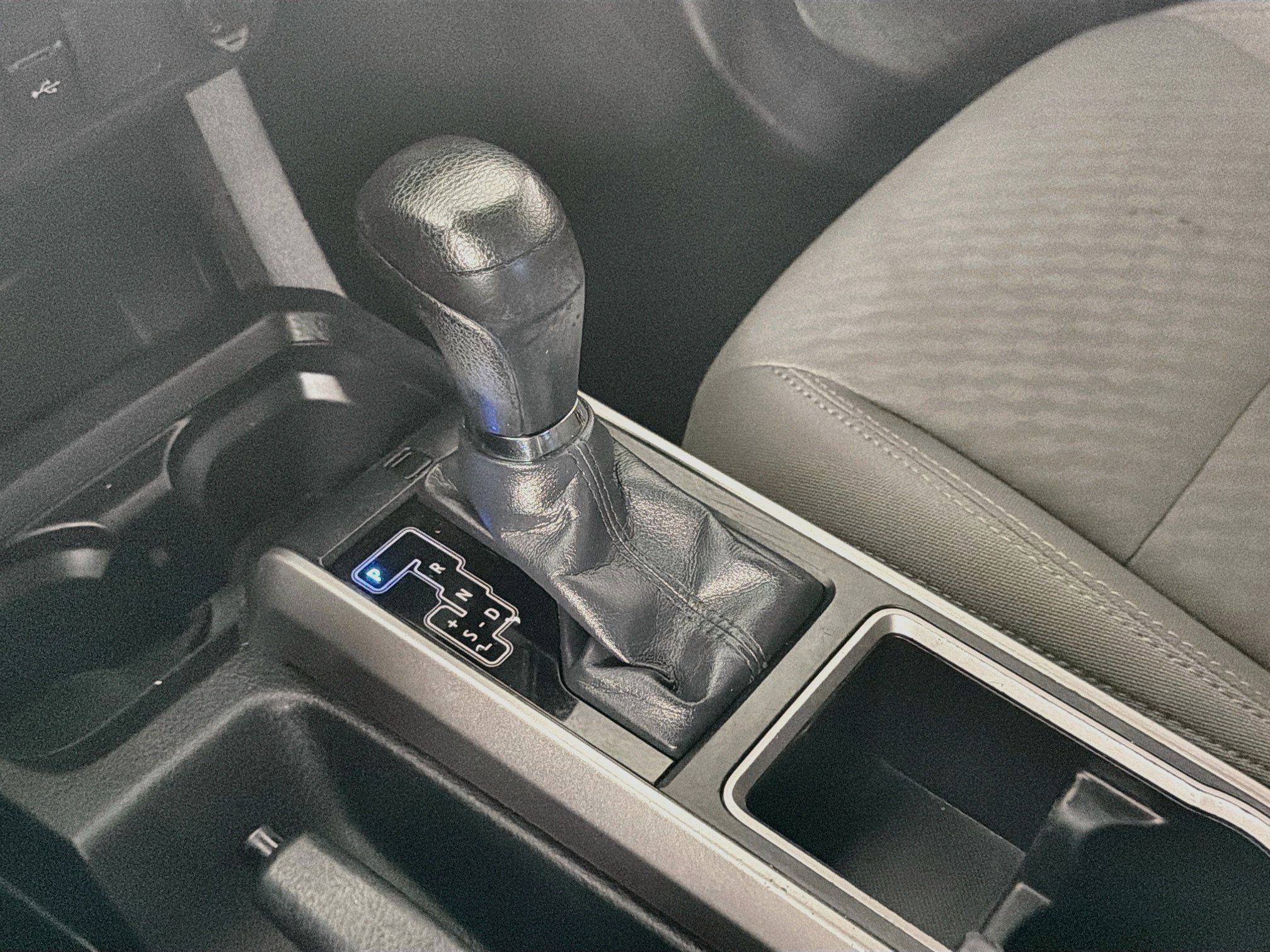 Used 2020 Toyota Tacoma SR5 RWD image 24