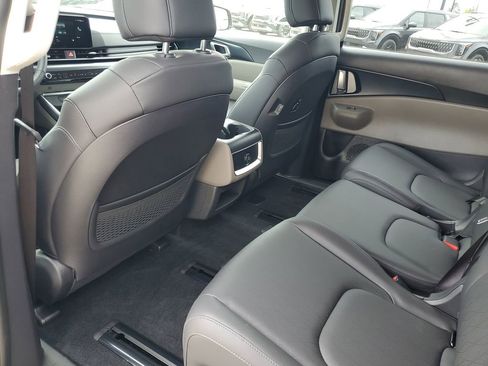 New 2026 Kia Carnival image 21