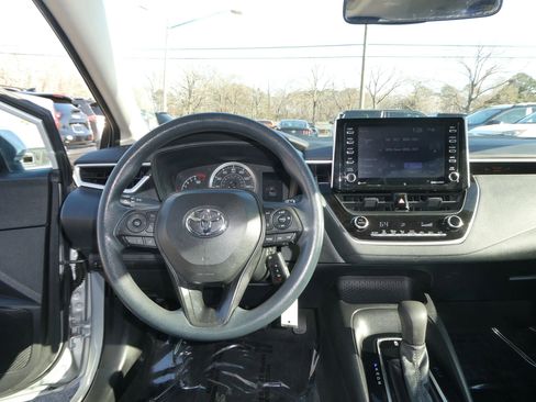 Used 2021 Toyota Corolla LE image 13
