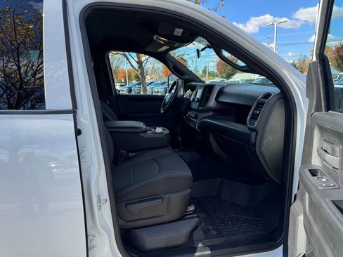 Used 2024 RAM 2500 Tradesman w/ Chrome Appearance Group image 24