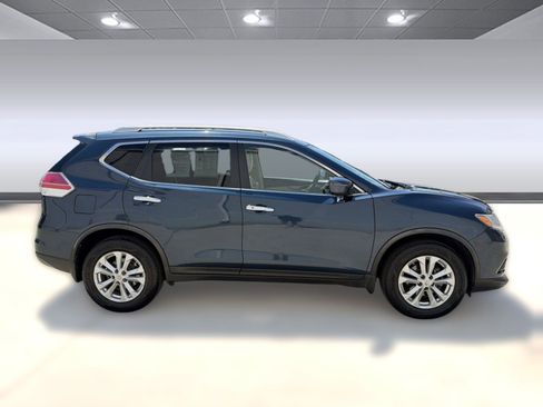 Used 2016 Nissan Rogue SV image 8