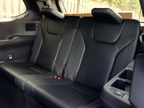 New 2026 Lexus TX 500h AWD image 15