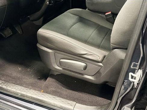 Used 2019 RAM 1500 Express image 18