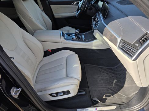 Used 2022 BMW X5 sDrive40i w/ M Sport Package image 3