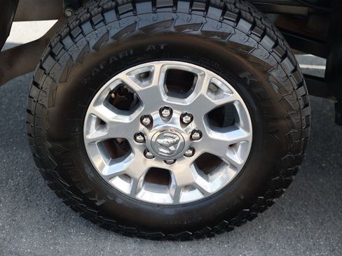 Used 2020 RAM 2500 Laramie AWD/4WD image 9