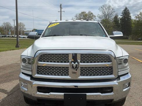 Used 2018 RAM 2500 Laramie w/ Convenience Group AWD/4WD image 2