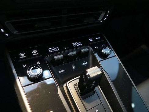 Used 2024 Porsche 911 Carrera S image 20