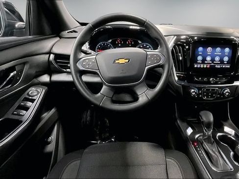 Used 2023 Chevrolet Traverse LT AWD/4WD image 9