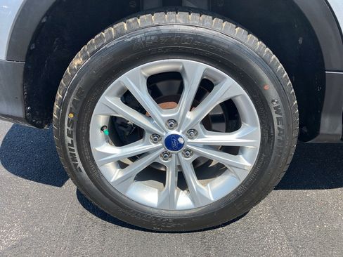 Used 2018 Ford Escape SE FWD image 9