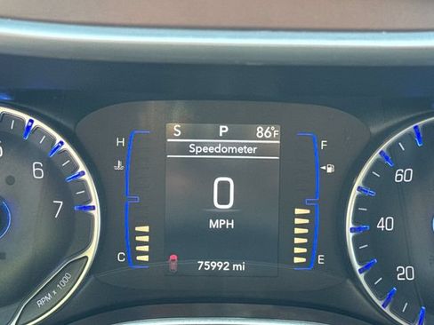 Used 2023 Chrysler Voyager LX FWD image 18