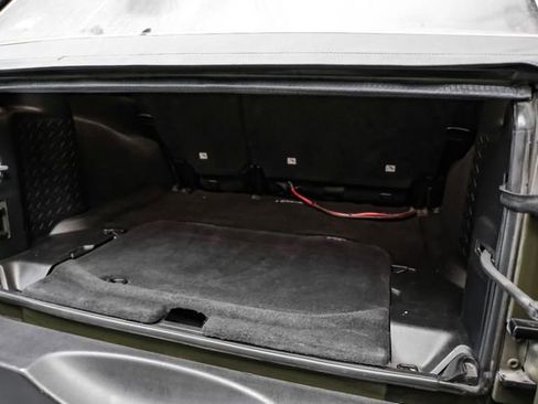 Used 2016 Jeep Wrangler Unlimited Rubicon w/ Connectivity Group image 40