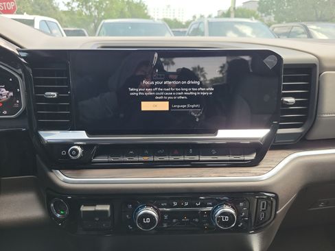 New 2026 GMC Sierra 1500 SLT w/ SLT Premium Package AWD/4WD image 10