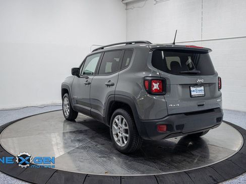 Used 2022 Jeep Renegade Latitude w/ Convenience Group AWD/4WD image 5
