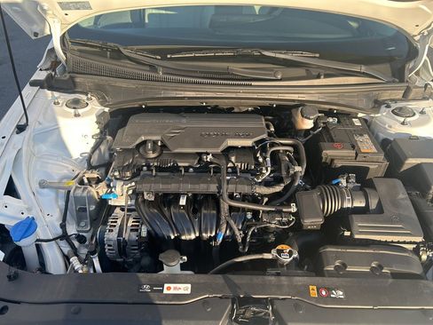 Used 2025 Hyundai Elantra Limited image 45