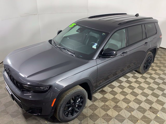 Used 2025 Jeep Grand Cherokee L Laredo AWD/4WD image 19