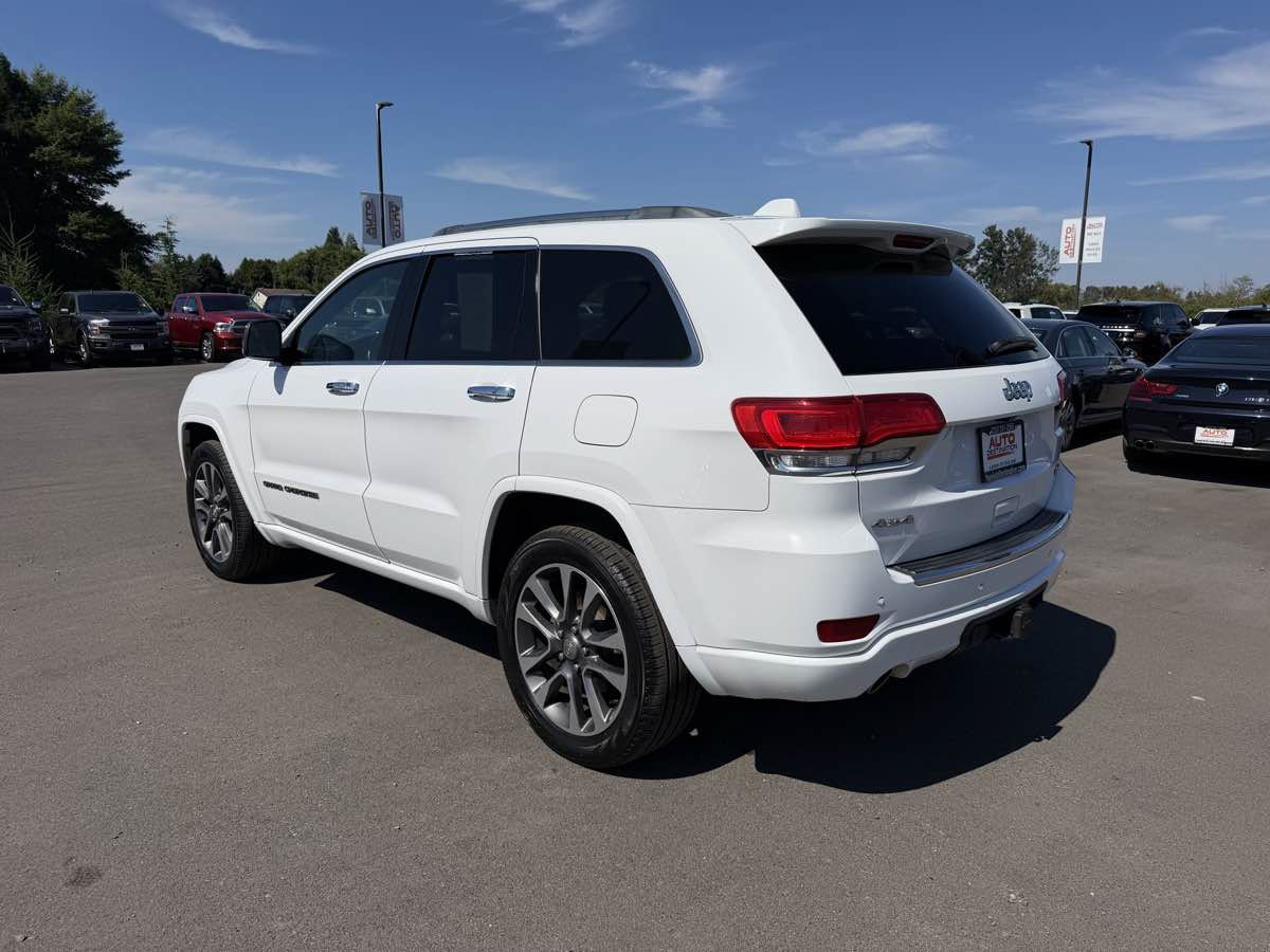 Used 2018 Jeep Grand Cherokee Overland AWD/4WD image 6