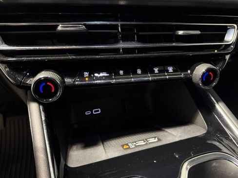 Used 2026 Chevrolet Traverse High Country w/ LPO, Floor Liner Package AWD/4WD image 25