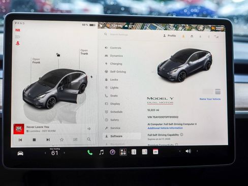 Used 2023 Tesla Model Y Performance AWD/4WD image 14
