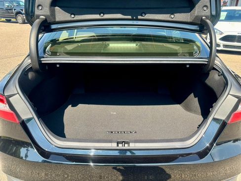 Used 2018 Toyota Camry LE FWD image 31