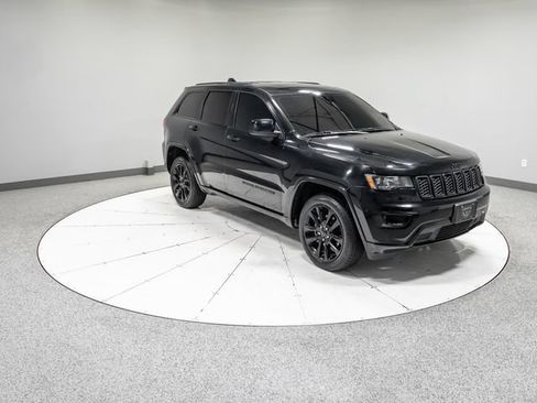 Used 2019 Jeep Grand Cherokee Altitude AWD/4WD image 28