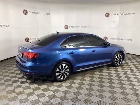 Used 2016 Volkswagen Jetta SEL Premium image 4