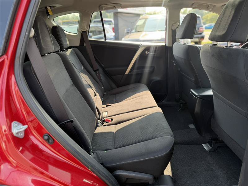Used 2015 Toyota RAV4 XLE FWD image 16
