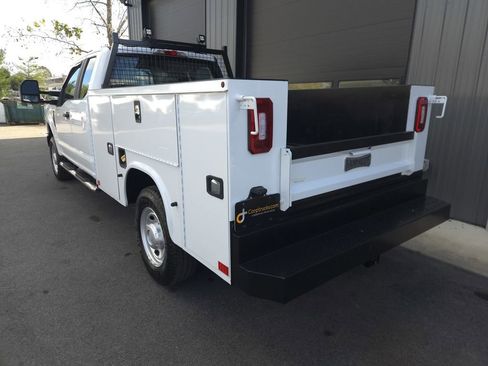 Used 2020 Ford F250 XL image 3
